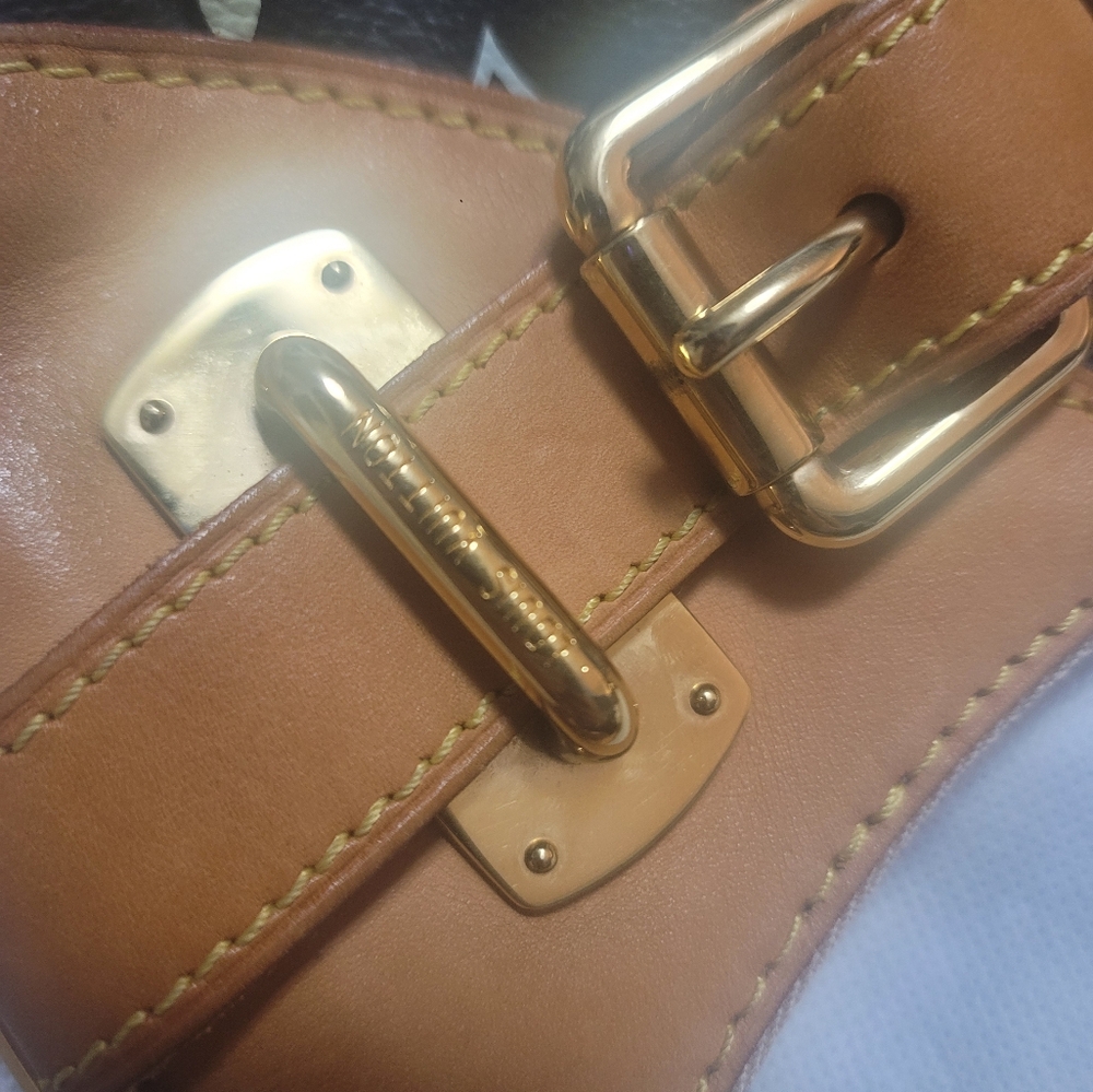 GET IN GIVE AWAY FOR THIS BAG!!  $50 BUNDLE OR PURCHASE $50 Mystery Box $2400 - Picture 10 of 14